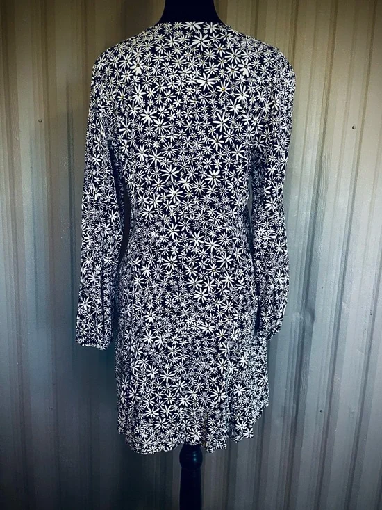 Uniqlo Ditsy Floral Dress Daisy Print Lightweight Black White Yellow L Cottage - Picture 6 of 15